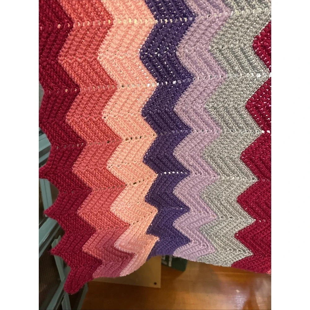 Vintage Retro Zigzag Afghan Throw Blanket Hand Knitted Med. 41X53